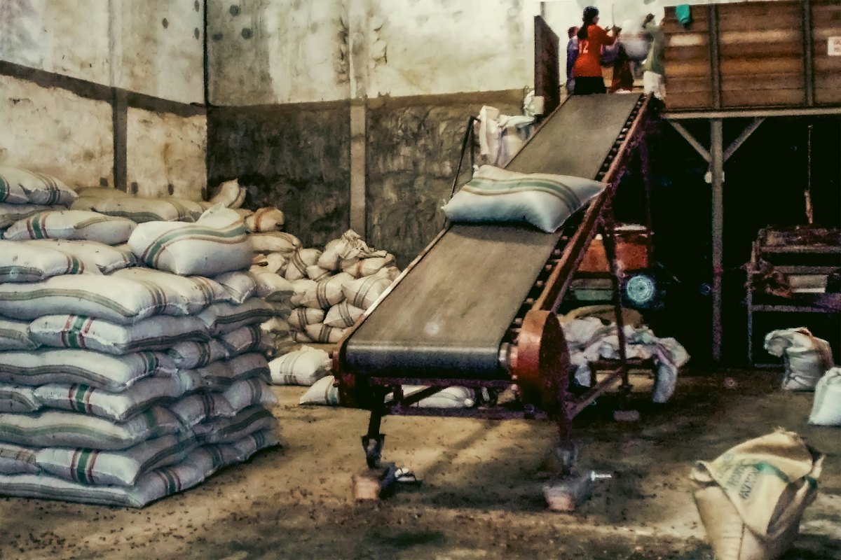 Bagging line in a commodity warehouse